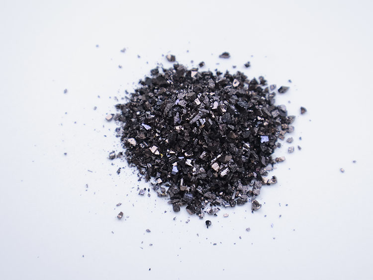 Titanium pentoxide (Ti3O5)