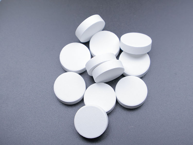 Zirconium dioxide (ZrO2)